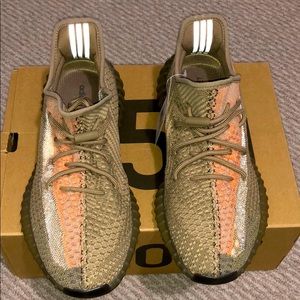 YEEZY BOOST 350 V2 SAND TAUPE